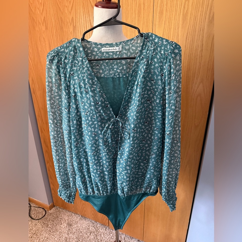 Gorgeous Abercrombie Floral Bodysuit